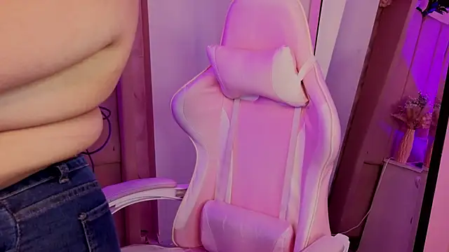 MollyBigBoobs12 online show from 11, 2, 2026