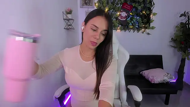 Snapshot of Sara_lopez_28 chatting on 18, 12, 2024 Sara lopez 28 online show from 18, 12, 2024