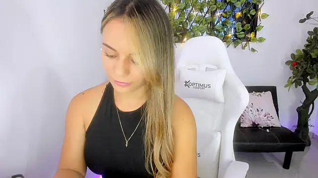 Snapshot of Sara_lopez_28 chatting on 25, 1, 2025 Sara lopez 28 online show from 25, 1, 2025