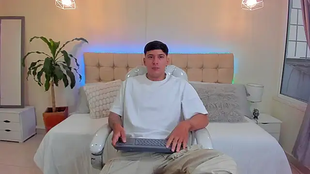 Damian23   online show from 15, 1, 2025