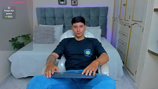 Damian23   online show from 14, 3, 2025