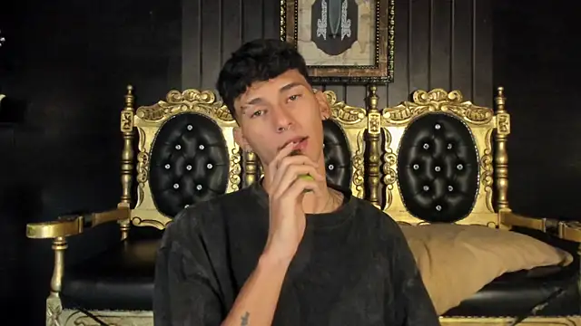 Snapshot of Alexx_tc chatting on 7, 1, 2025 Alexx tc online show from 7, 1, 2025