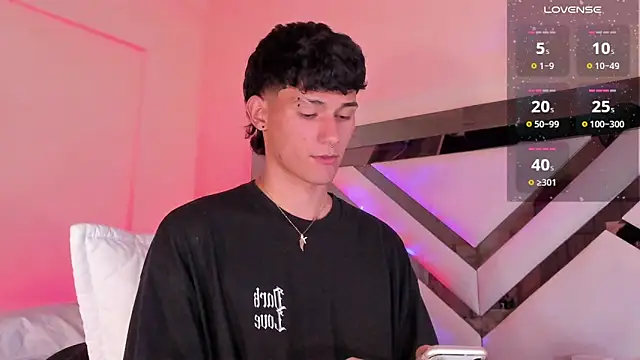 Snapshot of Alexx_tc chatting on 28, 1, 2025 Alexx tc online show from 28, 1, 2025