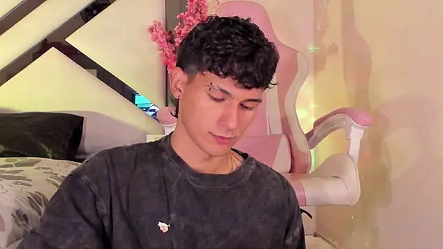 Snapshot of Alexx_tc chatting on 5, 2, 2025 Alexx tc online show from 5, 2, 2025