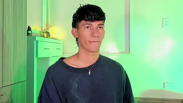 Snapshot of Alexx_tc chatting on 18, 3, 2025 Alexx tc online show from 18, 3, 2025