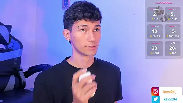 Snapshot of Alexx_tc chatting on 6, 11, 2025 Alexx tc online show from 6, 11, 2025