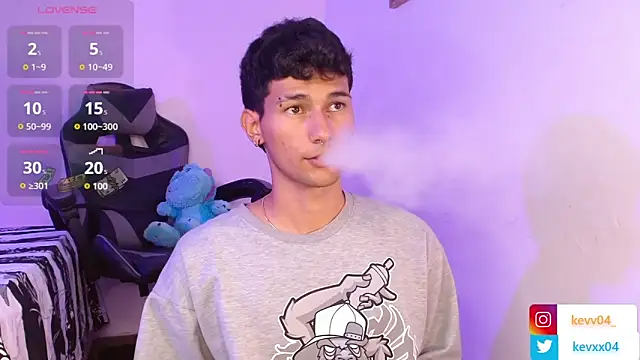 Snapshot of Alexx_tc chatting on 13, 11, 2025 Alexx tc online show from 13, 11, 2025