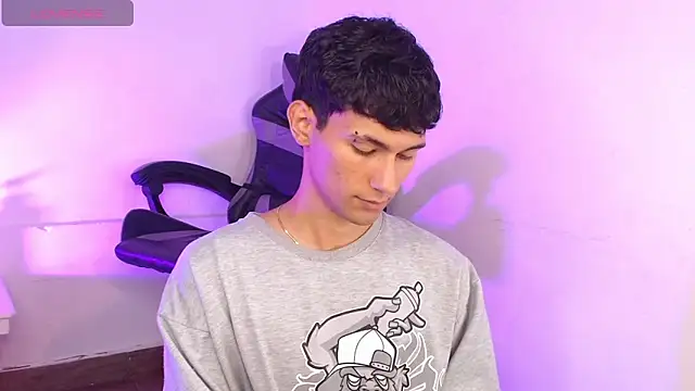 Snapshot of Alexx_tc chatting on 19, 11, 2025 Alexx tc online show from 19, 11, 2025