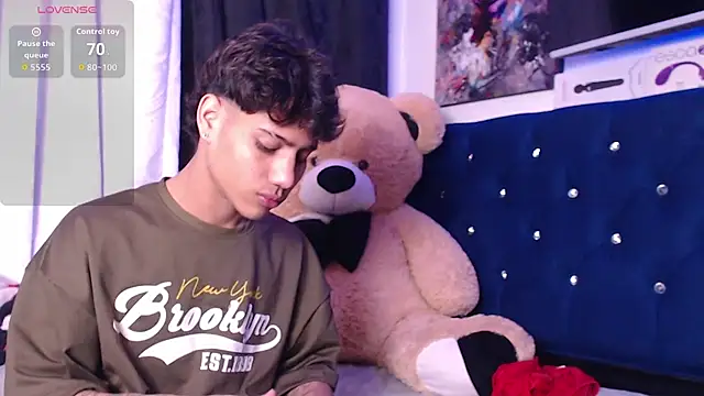 Sexys Boys Hot1 online show from 9, 11, 2025