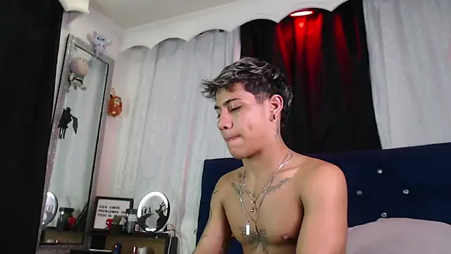 Snapshot of Sexys_Boys_Hot1 chatting on 7, 7, 2026 Sexys Boys Hot1 online show from 7, 7, 2026