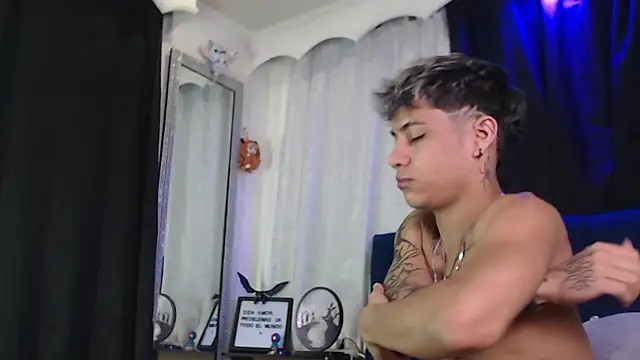 Snapshot of Sexys_Boys_Hot1 chatting on 12, 7, 2026 Sexys Boys Hot1 online show from 12, 7, 2026