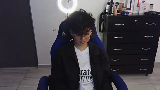 thomascooper7 online show from 5, 2, 2025