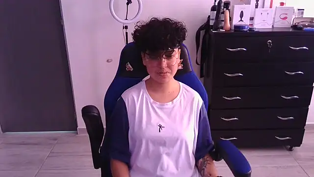 thomascooper7 online show from 12, 2, 2025