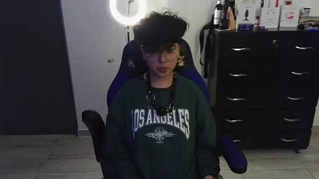 thomascooper7 online show from 13, 2, 2025