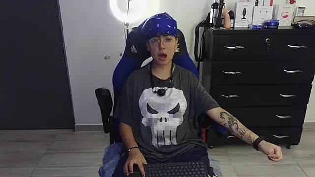 thomascooper7 online show from 19, 2, 2025