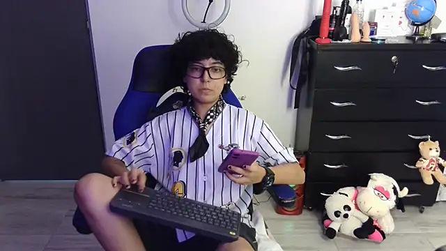 Snapshot of thomascooper7 chatting on 18, 4, 2026 thomascooper7 online show from 18, 4, 2026