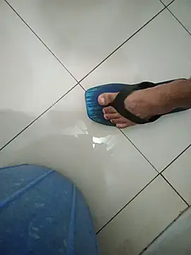 Snapshot of fanus_6927 chatting on 3, 10, 2025 fanus 6927 online show from 3, 10, 2025