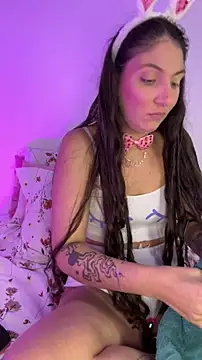 Snapshot of DianaSartori chatting on 6, 4, 2026 DianaSartori online show from 6, 4, 2026