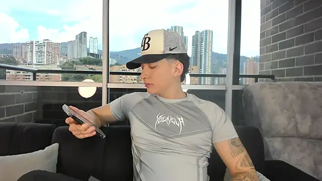 Snapshot of emmanuel_scor chatting on 11, 10, 2025 emmanuel scor online show from 11, 10, 2025