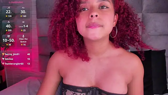Snapshot of lara_jones_ chatting on 31, 1, 2025 lara jones online show from 31, 1, 2025