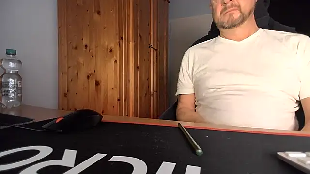 Snapshot of Tom_PP_cgn chatting on 7, 11, 2025 Tom PP cgn online show from 7, 11, 2025