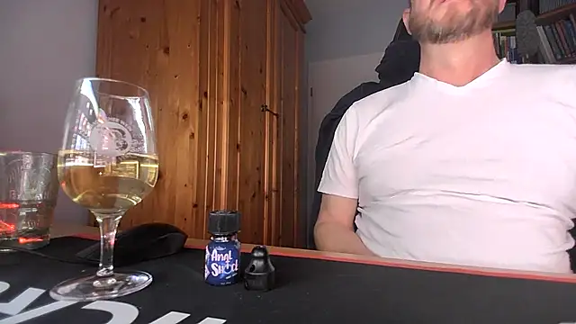 Snapshot of Tom_PP_cgn chatting on 6, 4, 2026 Tom PP cgn online show from 6, 4, 2026