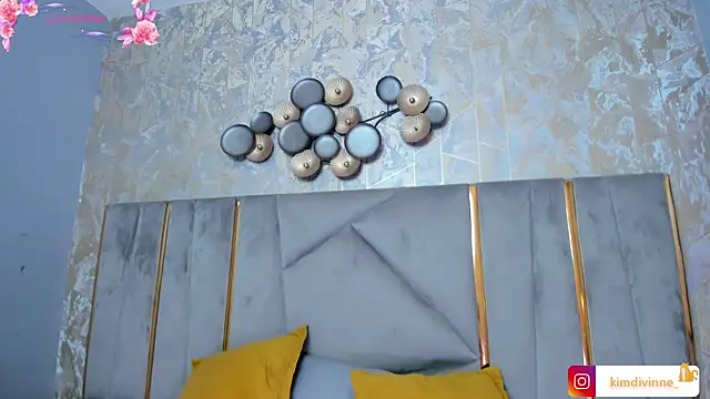 KimDevinne online show from 6, 11, 2025