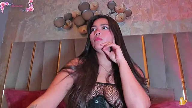 Snapshot of KimDevinne chatting on 12, 4, 2026 KimDevinne online show from 12, 4, 2026