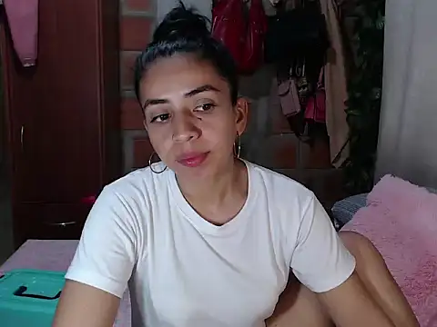 Snapshot of anngela01 chatting on 20, 1, 2025 anngela01 online show from 20, 1, 2025