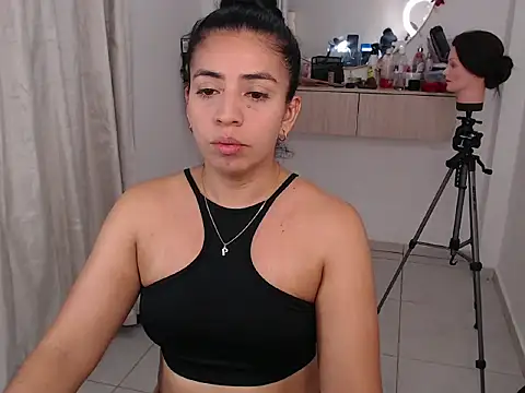 Snapshot of anngela01 chatting on 16, 3, 2026 anngela01 online show from 16, 3, 2026