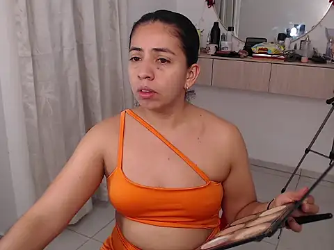 Snapshot of anngela01 chatting on 28, 3, 2026 anngela01 online show from 28, 3, 2026