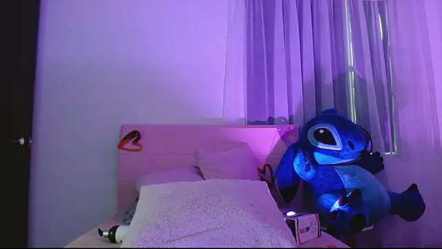 Snapshot of Aurora_blossom__ chatting on 7, 3, 2025 Aurora blossom online show from 7, 3, 2025