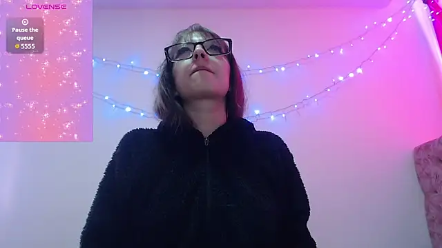 Snapshot of Aurora_blossom__ chatting on 15, 12, 2025 Aurora blossom online show from 15, 12, 2025