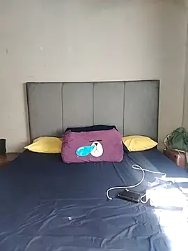 ThickPearlx23 online show from 18, 4, 2026