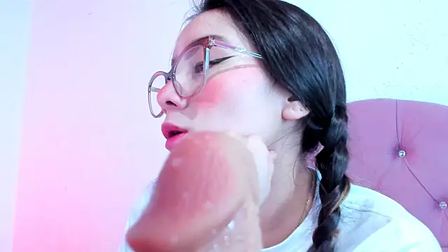 Snapshot of teffy_lee chatting on 8, 12, 2024 teffy lee online show from 8, 12, 2024