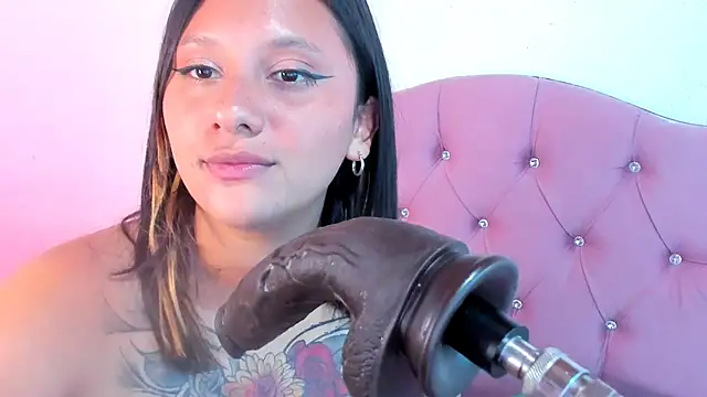 Snapshot of Mila_nixon02 chatting on 14, 12, 2024 Mila nixon02 online show from 14, 12, 2024