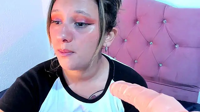 Snapshot of Mila_nixon02 chatting on 21, 2, 2025 Mila nixon02 online show from 21, 2, 2025