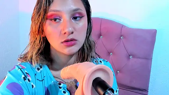 Snapshot of Mila_nixon02 chatting on 8, 3, 2025 Mila nixon02 online show from 8, 3, 2025