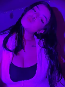 Snapshot of Alahia7demon chatting on 1, 4, 2026 Alahia7demon online show from 1, 4, 2026