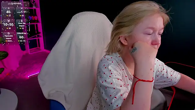 Snapshot of Sara_Robinson chatting on 14, 3, 2026 Sara Robinson online show from 14, 3, 2026