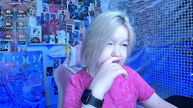 Snapshot of Sara_Robinson chatting on 23, 3, 2026 Sara Robinson online show from 23, 3, 2026