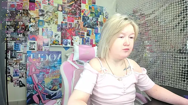 Snapshot of Sara_Robinson chatting on 27, 3, 2026 Sara Robinson online show from 27, 3, 2026