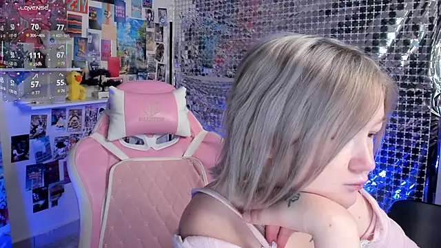 Snapshot of Sara_Robinson chatting on 28, 3, 2026 Sara Robinson online show from 28, 3, 2026