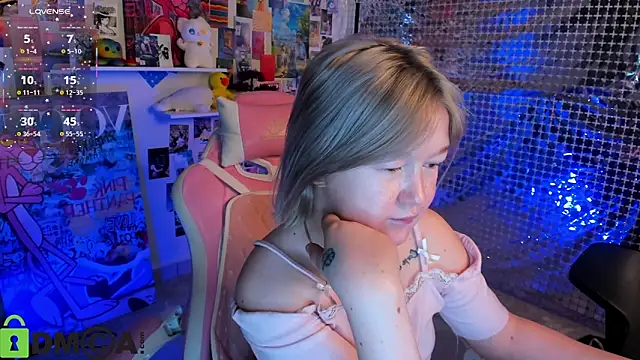 Snapshot of Sara_Robinson chatting on 30, 3, 2026 Sara Robinson online show from 30, 3, 2026