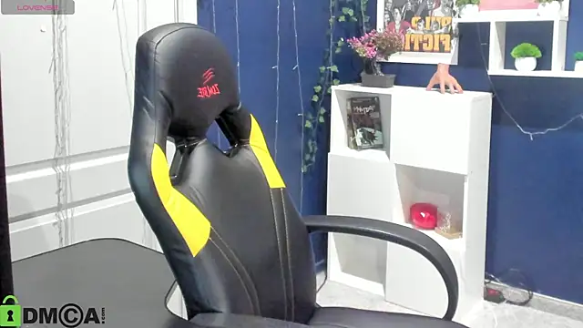 Snapshot of Sara_Robinson chatting on 27, 7, 2026 Sara Robinson online show from 27, 7, 2026