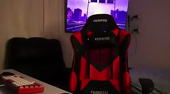 Snapshot of May_Dylan1 chatting on 11, 12, 2024 May Dylan1 online show from 11, 12, 2024