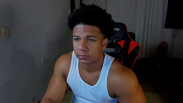 Snapshot of May_Dylan1 chatting on 6, 10, 2025 May Dylan1 online show from 6, 10, 2025