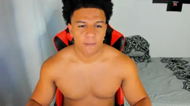 Snapshot of May_Dylan1 chatting on 18, 11, 2025 May Dylan1 online show from 18, 11, 2025