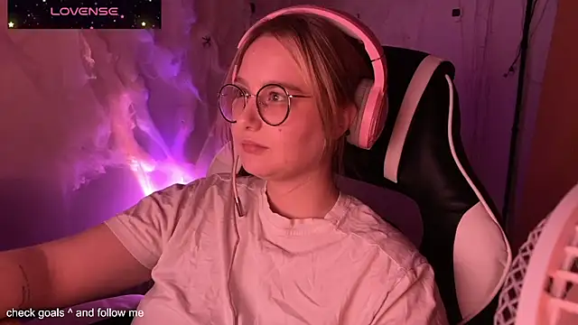 JacyWinslat online show from 2, 11, 2025