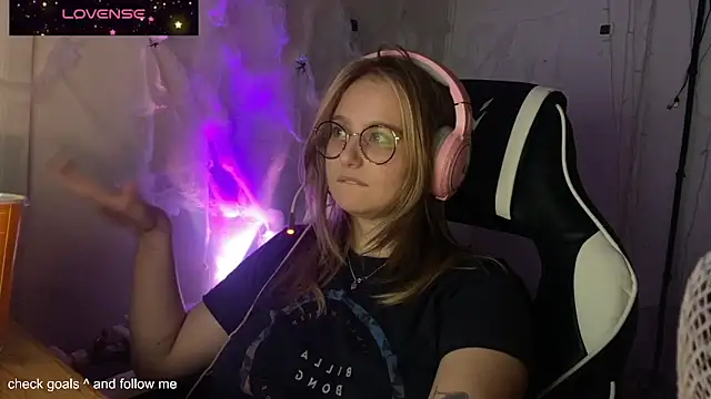 JacyWinslat online show from 6, 11, 2025